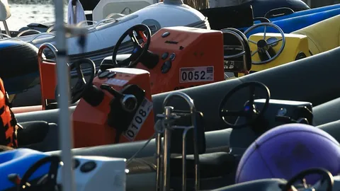 “网坛巨头辛纳被禁三月，引球员群体抗议”